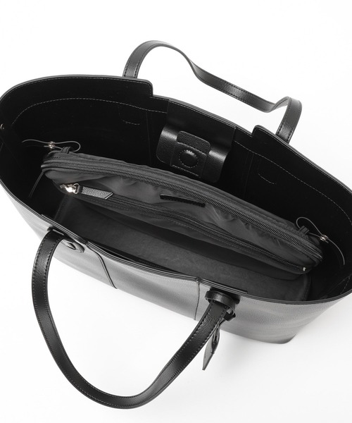 Andemiu(アンデミュウ)の「PCケース付きキリカエトートバッグ639537(トートバッグ・レディース・ブラック/ネイビー/アイボリー・FREE)」の22枚目の写真