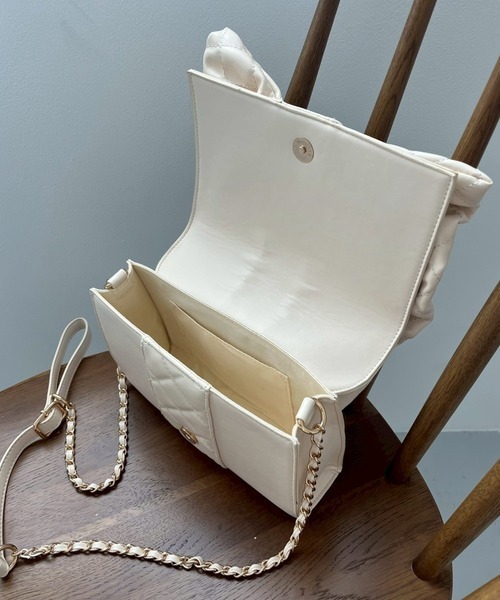 one after another NICE CLAUP（ワンアフターアナザーナイスクラップ）の「【新色追加】リボンキルティングバッグ（ショルダーバッグ・レディース・アイボリー/ピンク系その他/ブラック系その他・FREE）」の6枚目の写真