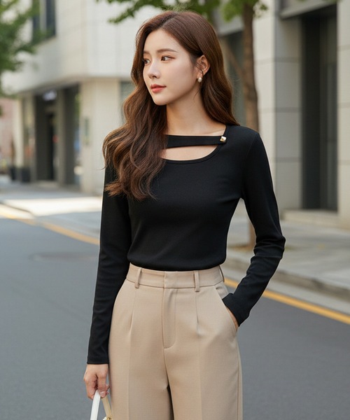 Pt18kg(プラチナイチハチキログラム)の「アシメカットアウト スリムトップス(Tシャツ/カットソー・レディース・ブラック/ブラウン/オレンジ/ホワイト・FREE)」の2枚目の写真