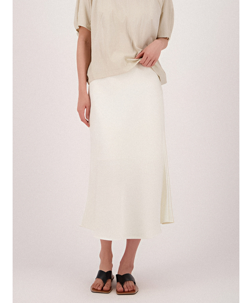 ACUD(アクド)の「Satin A-line Skirt _White(スカート・レディース・ホワイト・S/M)」の2枚目の写真