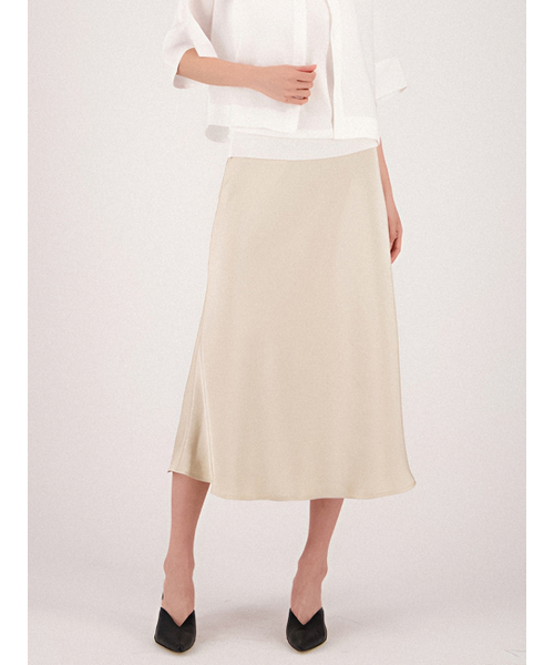 ACUD(アクド)の「Satin A-line Skirt _White(スカート・レディース・ホワイト・S/M)」の4枚目の写真