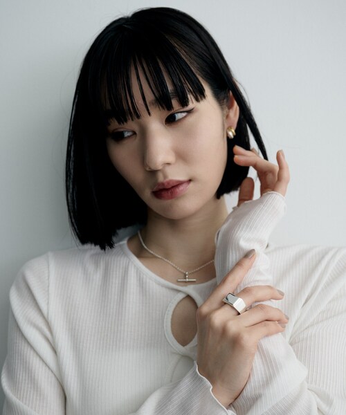 COCOSHNIK ONKITSCH(ココシュニックオンキッチュ)の「シルバー バケットカット シグネットリング(16号、18号)(リング・レディース・シルバー・16/18)」の6枚目の写真