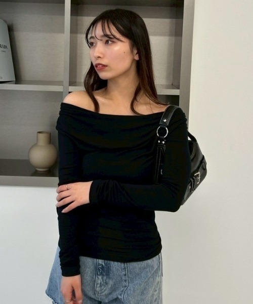 FRAY I.D（フレイアイディー）の「2wayデコルテタックドレープトップス（Tシャツ/カットソー・レディース・ターコイズブルー/ブラック/ライトブルー/ホワイト/ピンク・F）」の2枚目の写真