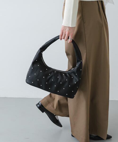 SENSE OF PLACE by URBAN RESEARCH（センスオブプレイスバイアーバンリサーチ）の「スタッズラウンドバッグ（ハンドバッグ・レディース・ライトベージュ/ブラック・ONE）」の3枚目の写真