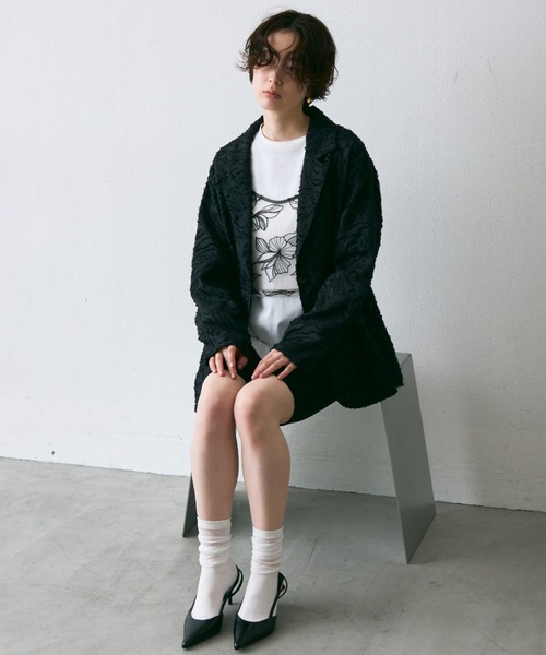 Trish(トリッシュ)の「ジャガード柄シングルジャケット(テーラードジャケット・レディース・ホワイト/ブラック・MEDIUM)」の4枚目の写真