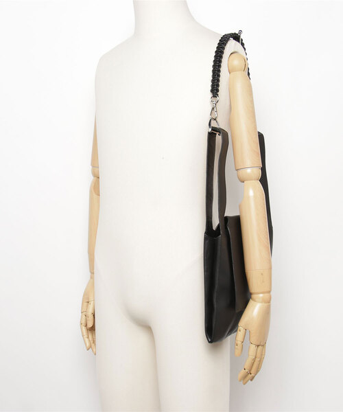 YArKA（ヤーカ）の「【YArKA/ヤーカ】real leather braided strap flap marche bag [wam11] / コブラ編フラップマルシェバッグ（ハンドバッグ・レディース・ブラック・FREE）」の19枚目の写真