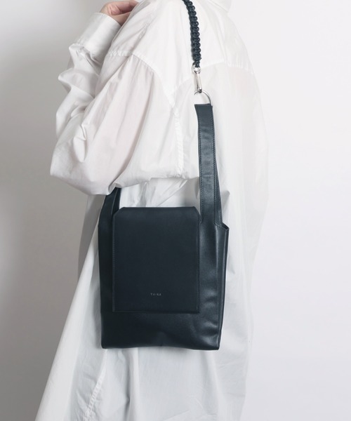 YArKA（ヤーカ）の「【YArKA/ヤーカ】real leather braided strap flap marche bag [wam11] / コブラ編フラップマルシェバッグ（ハンドバッグ・レディース・ブラック・FREE）」の7枚目の写真
