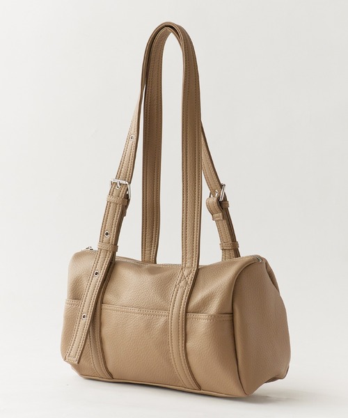 AO2(アオズ)の「Faux Leather 2-Way Shoulder Bag with Pockets / マチあり フェイクレザー2WAYショルダーバッグ 秋 秋服 2026年秋冬(ショルダーバッグ・レディース・ブラック/ホワイト/ブラウン/ベージュ・FREE)」の15枚目の写真