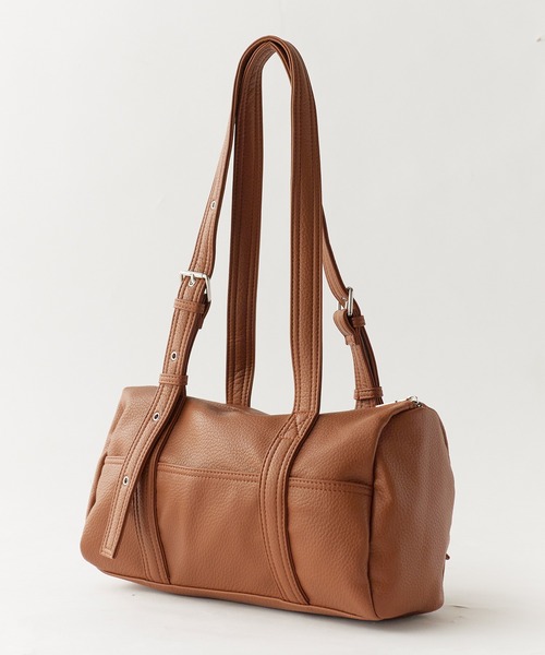 AO2(アオズ)の「Faux Leather 2-Way Shoulder Bag with Pockets / マチあり フェイクレザー2WAYショルダーバッグ 秋 秋服 2026年秋冬(ショルダーバッグ・レディース・ブラック/ホワイト/ブラウン/ベージュ・FREE)」の16枚目の写真