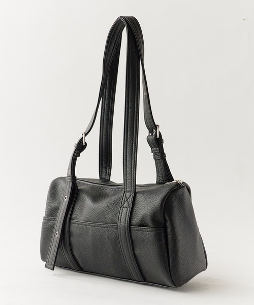 AO2(アオズ)の「Faux Leather 2-Way Shoulder Bag with Pockets / マチあり フェイクレザー2WAYショルダーバッグ 秋 秋服 2026年秋冬(ショルダーバッグ・レディース・ブラック/ホワイト/ブラウン/ベージュ・FREE)」の17枚目の写真