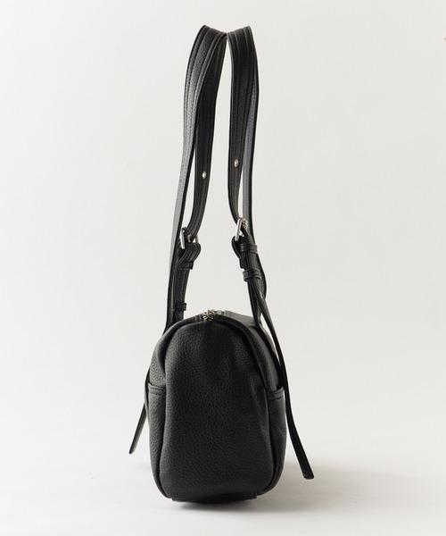 AO2(アオズ)の「Faux Leather 2-Way Shoulder Bag with Pockets / マチあり フェイクレザー2WAYショルダーバッグ 秋 秋服 2026年秋冬(ショルダーバッグ・レディース・ブラック/ホワイト/ブラウン/ベージュ・FREE)」の7枚目の写真