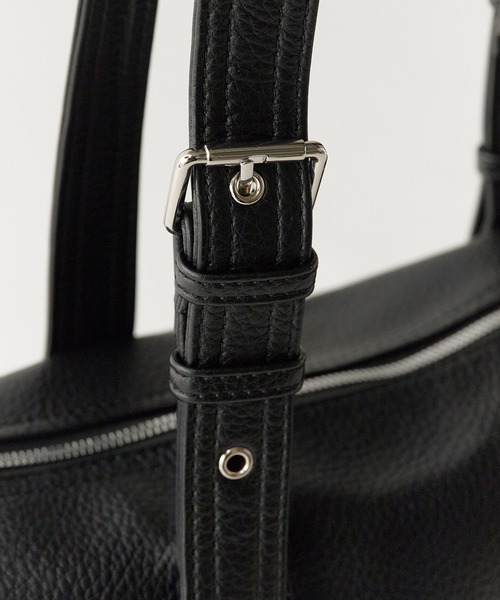 AO2(アオズ)の「Faux Leather 2-Way Shoulder Bag with Pockets / マチあり フェイクレザー2WAYショルダーバッグ 秋 秋服 2026年秋冬(ショルダーバッグ・レディース・ブラック/ホワイト/ブラウン/ベージュ・FREE)」の13枚目の写真