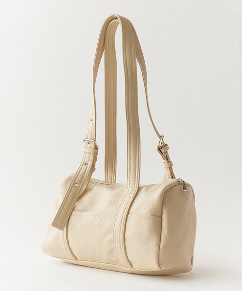 AO2(アオズ)の「Faux Leather 2-Way Shoulder Bag with Pockets / マチあり フェイクレザー2WAYショルダーバッグ 秋 秋服 2026年秋冬(ショルダーバッグ・レディース・ブラック/ホワイト/ブラウン/ベージュ・FREE)」の18枚目の写真