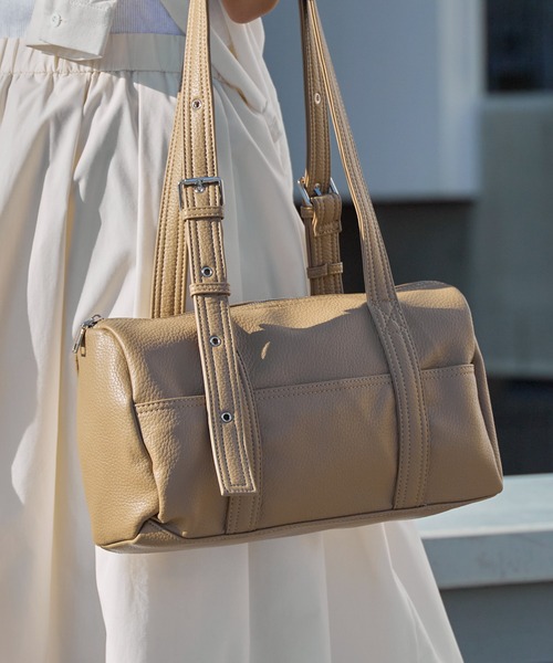 AO2(アオズ)の「Faux Leather 2-Way Shoulder Bag with Pockets / マチあり フェイクレザー2WAYショルダーバッグ 秋 秋服 2026年秋冬(ショルダーバッグ・レディース・ブラック/ホワイト/ブラウン/ベージュ・FREE)」の19枚目の写真