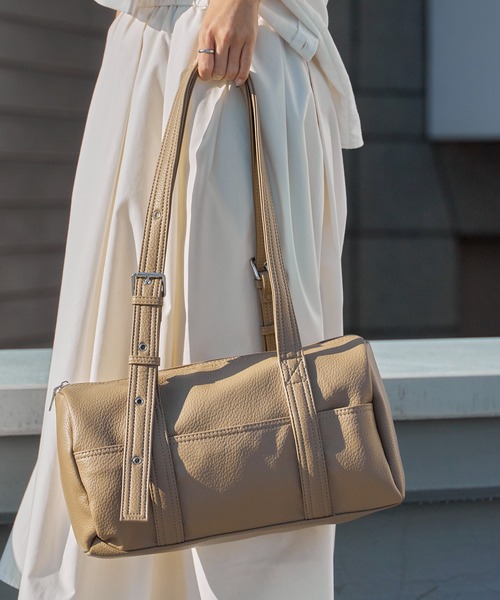 AO2(アオズ)の「Faux Leather 2-Way Shoulder Bag with Pockets / マチあり フェイクレザー2WAYショルダーバッグ 秋 秋服 2026年秋冬(ショルダーバッグ・レディース・ブラック/ホワイト/ブラウン/ベージュ・FREE)」の21枚目の写真