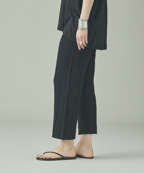 Curensology（カレンソロジー）の「Curensology(カレンソロジー)/ローシルクケーブルニットパンツ（その他パンツ・レディース・クリーム/ブラック・FREE）」の12枚目の写真