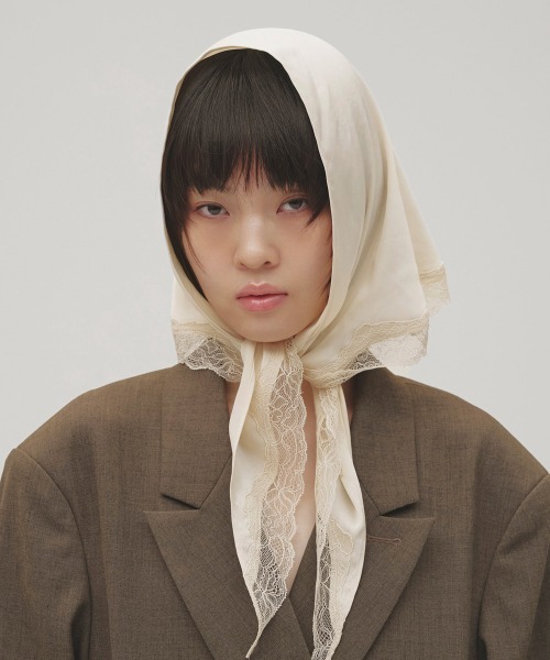 TODAYFUL（トゥデイフル）の「Satin Lace Scarf（バンダナ/スカーフ・レディース・ミント/ブラック/アイボリー・FREE）」の2枚目の写真