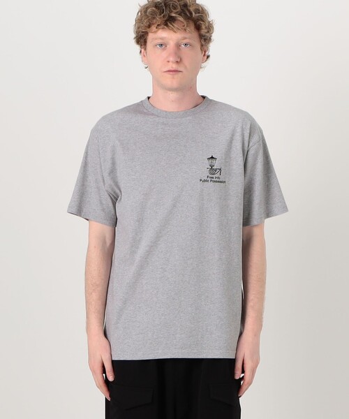Public Possession(パブリックポゼッション)の「PUBLIC POSSESSION FREE INFO T-SHIRT(Tシャツ/カットソー・メンズ・グレー・L/M)」の3枚目の写真