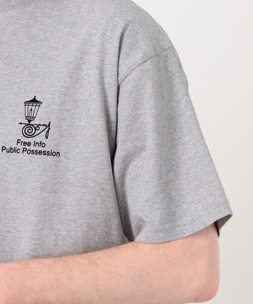 Public Possession(パブリックポゼッション)の「PUBLIC POSSESSION FREE INFO T-SHIRT(Tシャツ/カットソー・メンズ・グレー・L/M)」の8枚目の写真
