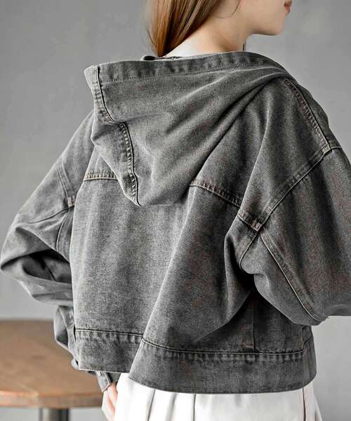 rps（アールピーエス）の「ショート丈フードＧジャン（デニムジャケット・レディース・ブルー/ブラック・フリー）」の9枚目の写真