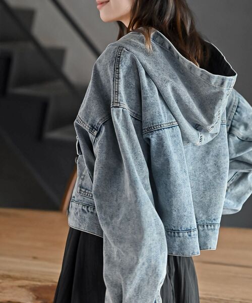 rps（アールピーエス）の「ショート丈フードＧジャン（デニムジャケット・レディース・ブルー/ブラック・フリー）」の15枚目の写真