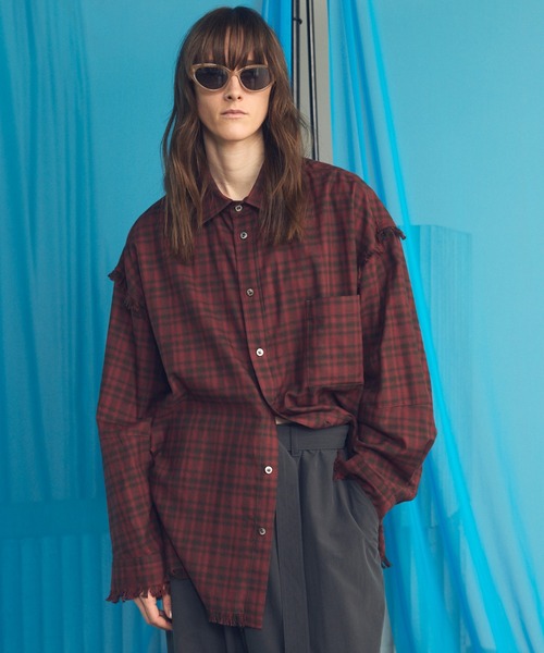 MAISON SPECIAL（メゾンスペシャル）の「《UNISEX》【Italian Dead Stock Fabric】Prime-Over Regular Collar Cut-off Shirt/【イタリアンデッドストックファブリック】プライムオーバーレギュラーカラーカットオフシャツ【MAISON SPECIAL/メゾンスペシャル】（シャツ/ブラウス・メンズ・ブルー/ブラック/ダークパープル/パープル/ネイビー/レッド/ダークネイビー/ブラウン・2/0/1）」の8枚目の写真