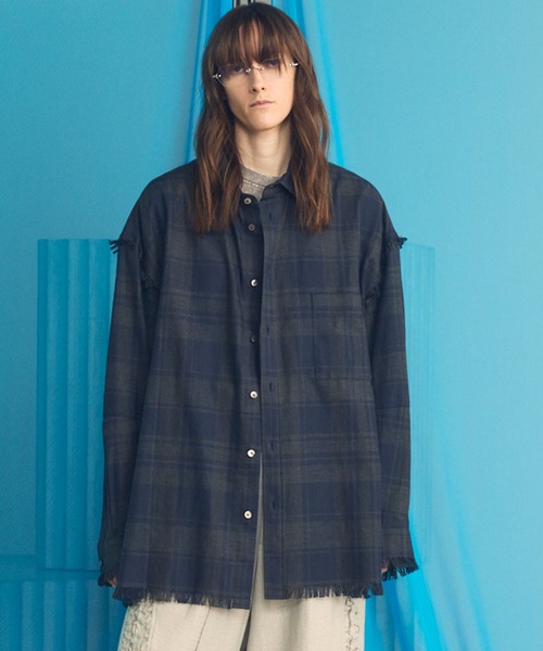 MAISON SPECIAL（メゾンスペシャル）の「《UNISEX》【Italian Dead Stock Fabric】Prime-Over Regular Collar Cut-off Shirt/【イタリアンデッドストックファブリック】プライムオーバーレギュラーカラーカットオフシャツ【MAISON SPECIAL/メゾンスペシャル】（シャツ/ブラウス・メンズ・ブルー/ブラック/ダークパープル/パープル/ネイビー/レッド/ダークネイビー/ブラウン・2/0/1）」の6枚目の写真