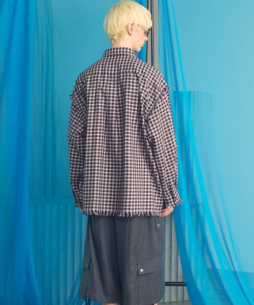 MAISON SPECIAL（メゾンスペシャル）の「《UNISEX》【Italian Dead Stock Fabric】Prime-Over Regular Collar Cut-off Shirt/【イタリアンデッドストックファブリック】プライムオーバーレギュラーカラーカットオフシャツ【MAISON SPECIAL/メゾンスペシャル】（シャツ/ブラウス・メンズ・ブルー/ブラック/ダークパープル/パープル/ネイビー/レッド/ダークネイビー/ブラウン・2/0/1）」の12枚目の写真