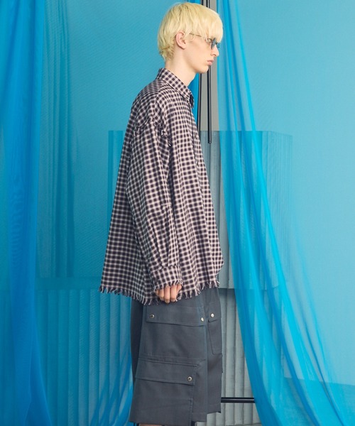 MAISON SPECIAL（メゾンスペシャル）の「《UNISEX》【Italian Dead Stock Fabric】Prime-Over Regular Collar Cut-off Shirt/【イタリアンデッドストックファブリック】プライムオーバーレギュラーカラーカットオフシャツ【MAISON SPECIAL/メゾンスペシャル】（シャツ/ブラウス・メンズ・ブルー/ブラック/ダークパープル/パープル/ネイビー/レッド/ダークネイビー/ブラウン・2/0/1）」の11枚目の写真