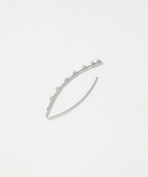 UNITED ARROWS(ユナイテッドアローズ)の「イミテーションパール フックピアス(ピアス(両耳用)・レディース・シルバー・FREE)」の4枚目の写真