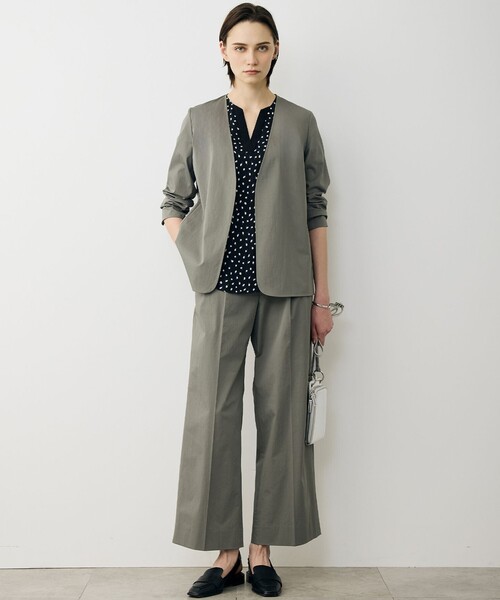 ICB(アイシービー)の「BackSatinAmunzen 5分袖Vネック配色ブラウス(シャツ/ブラウス・レディース・アイボリー系/ブラック系8/ブラック系・LARGE/X-LARGE)」の9枚目の写真