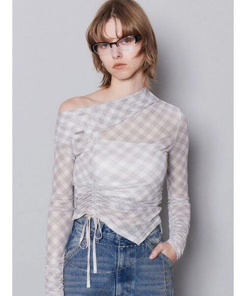 EMODA（エモダ）の「アシンメトリーオフショルダートップ（Tシャツ/カットソー・レディース・ベージュ/アイボリー/ブラック・FREE）」の14枚目の写真