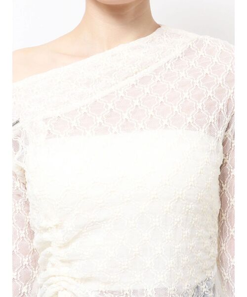 EMODA（エモダ）の「アシンメトリーオフショルダートップ（Tシャツ/カットソー・レディース・ベージュ/アイボリー/ブラック・FREE）」の22枚目の写真