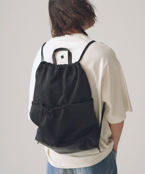 ADAM PATEK(アダムパテック)の「mko13447-Leather trimmed mesh drawstring bag ナップサック(AP2619011)(バックパック/リュック・メンズ・ブラック・FREE)」の1枚目の写真