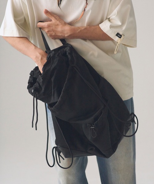 ADAM PATEK(アダムパテック)の「mko13447-Leather trimmed mesh drawstring bag ナップサック(AP2619011)(バックパック/リュック・メンズ・ブラック・FREE)」の5枚目の写真