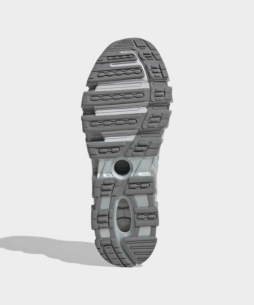 adidas(アディダス)の「メガ ゴーストライド / Mega Ghostride / アディダスオリジナルス adidas Originals(スニーカー・レディース・グレー・23.0cm/23.5cm/24.0cm/24.5cm/25.0cm/25.5cm/26.0cm/26.5cm/27.0cm/27.5cm/28.0cm)」の3枚目の写真