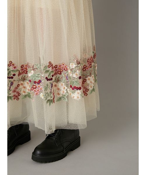 LILY BROWN（リリーブラウン）の「【LILY BROWN×KEITA MARUYAMA】エンブロイダリーチュールドレス（ドレス・レディース・ネイビー/クリーム・F）」の4枚目の写真