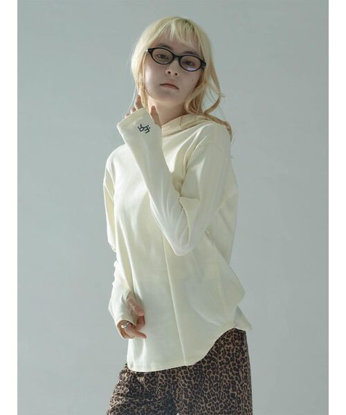 :ETHROF（イーサオブ）の「PIERCE HOODIE（Tシャツ/カットソー・レディース・ブルー/オフホワイト/ブラック・MEDIUM）」の6枚目の写真