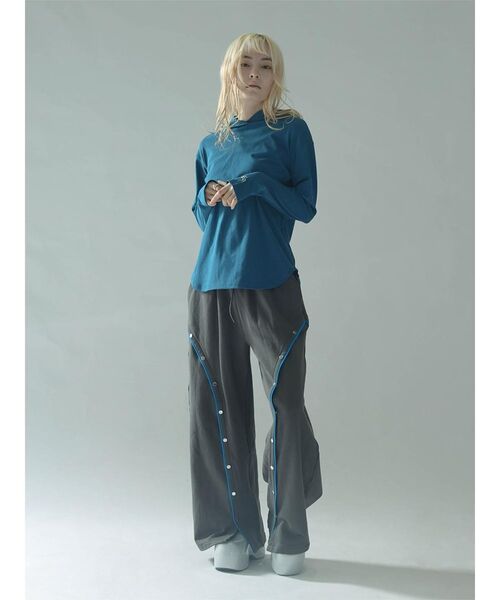 :ETHROF（イーサオブ）の「PIERCE HOODIE（Tシャツ/カットソー・レディース・ブルー/オフホワイト/ブラック・MEDIUM）」の10枚目の写真