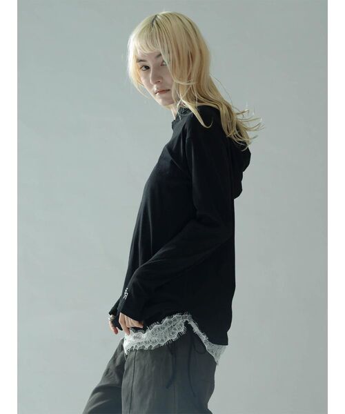 :ETHROF（イーサオブ）の「PIERCE HOODIE（Tシャツ/カットソー・レディース・ブルー/オフホワイト/ブラック・MEDIUM）」の12枚目の写真