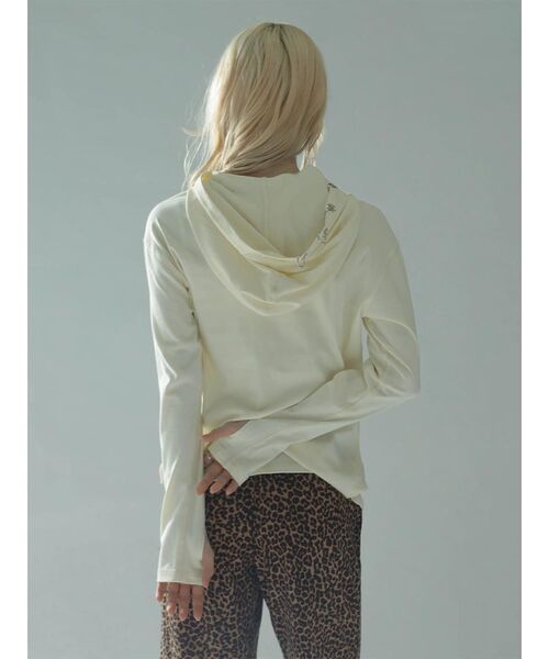 :ETHROF（イーサオブ）の「PIERCE HOODIE（Tシャツ/カットソー・レディース・ブルー/オフホワイト/ブラック・MEDIUM）」の17枚目の写真