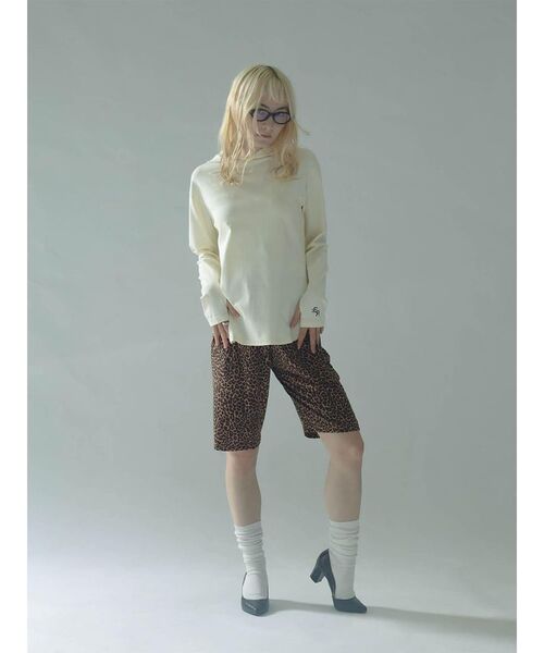 :ETHROF（イーサオブ）の「PIERCE HOODIE（Tシャツ/カットソー・レディース・ブルー/オフホワイト/ブラック・MEDIUM）」の18枚目の写真
