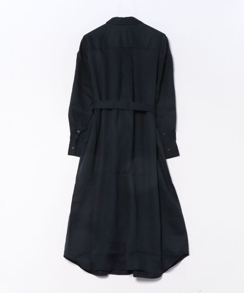 AZUL by moussy(アズールバイマウジー)の「セルロースロングシャツワンピース(シャツワンピース・レディース・ネイビー/グレイッシュベージュ・SMALL/MEDIUM)」の20枚目の写真