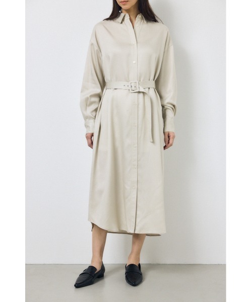 AZUL by moussy(アズールバイマウジー)の「セルロースロングシャツワンピース(シャツワンピース・レディース・ネイビー/グレイッシュベージュ・SMALL/MEDIUM)」の2枚目の写真