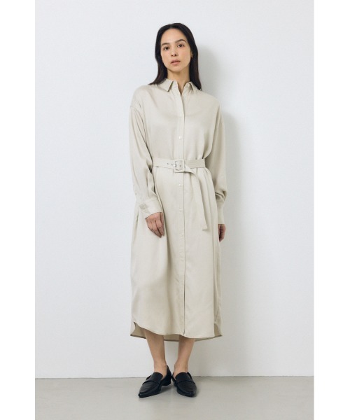 AZUL by moussy(アズールバイマウジー)の「セルロースロングシャツワンピース(シャツワンピース・レディース・ネイビー/グレイッシュベージュ・SMALL/MEDIUM)」の3枚目の写真