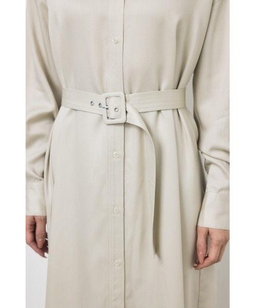 AZUL by moussy(アズールバイマウジー)の「セルロースロングシャツワンピース(シャツワンピース・レディース・ネイビー/グレイッシュベージュ・SMALL/MEDIUM)」の8枚目の写真