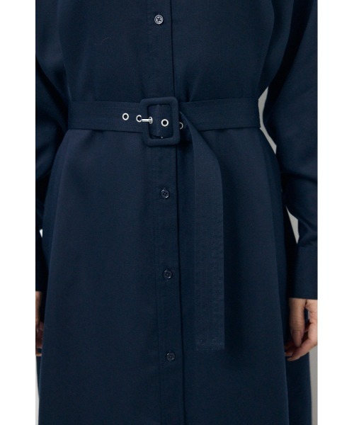 AZUL by moussy(アズールバイマウジー)の「セルロースロングシャツワンピース(シャツワンピース・レディース・ネイビー/グレイッシュベージュ・SMALL/MEDIUM)」の17枚目の写真
