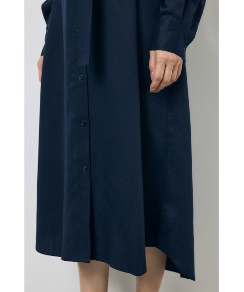 AZUL by moussy(アズールバイマウジー)の「セルロースロングシャツワンピース(シャツワンピース・レディース・ネイビー/グレイッシュベージュ・SMALL/MEDIUM)」の19枚目の写真