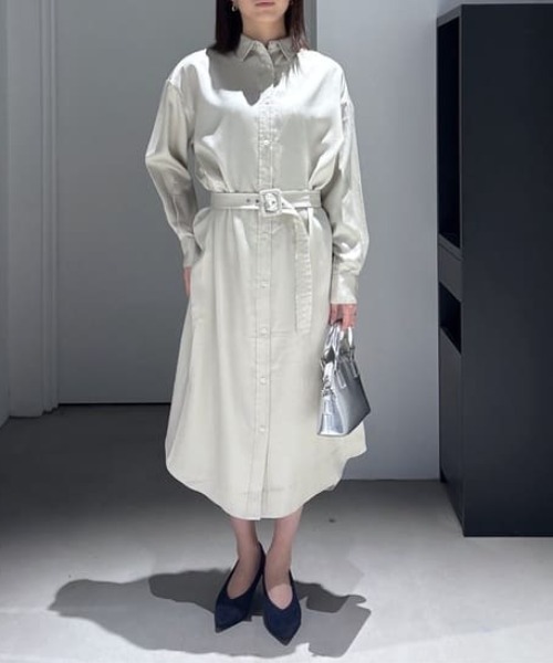 AZUL by moussy(アズールバイマウジー)の「【セットアップ対応】【身長/骨格別着用画像あり】セルロースロングシャツワンピース 春服 夏服 秋服 ロングワンピース 無地 羽織 長袖(シャツワンピース・レディース・ネイビー/グレイッシュベージュ・SMALL/MEDIUM)」の20枚目の写真