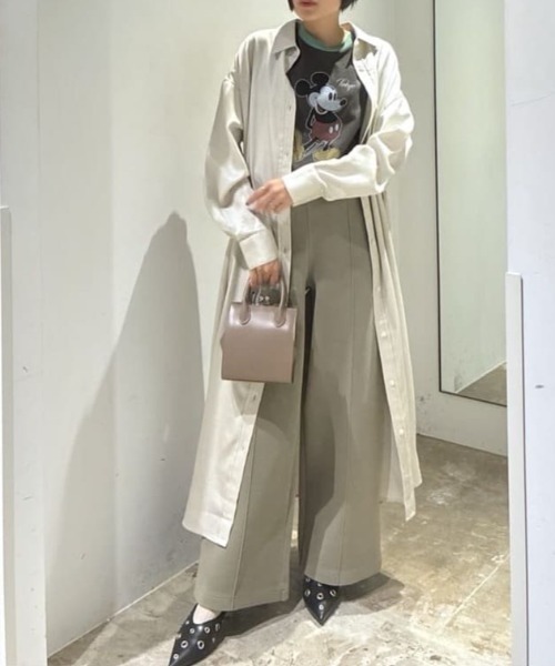 AZUL by moussy(アズールバイマウジー)の「【セットアップ対応】【身長/骨格別着用画像あり】セルロースロングシャツワンピース 春服 夏服 秋服 ロングワンピース 無地 羽織 長袖(シャツワンピース・レディース・ネイビー/グレイッシュベージュ・SMALL/MEDIUM)」の21枚目の写真